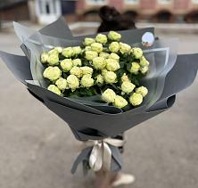 Букет Белые кустовые розы Солинеро в Гехах