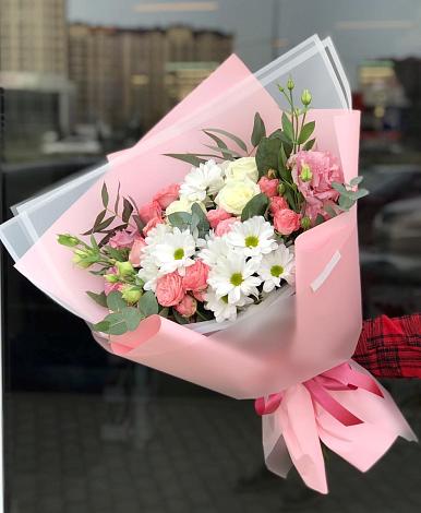 Букет цветов из: Розы, Лизиантусы и Хризантемы в Гехах